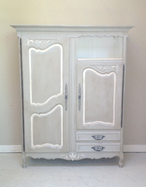 OLD FRENCH ARMOIRE / CUPBOARD